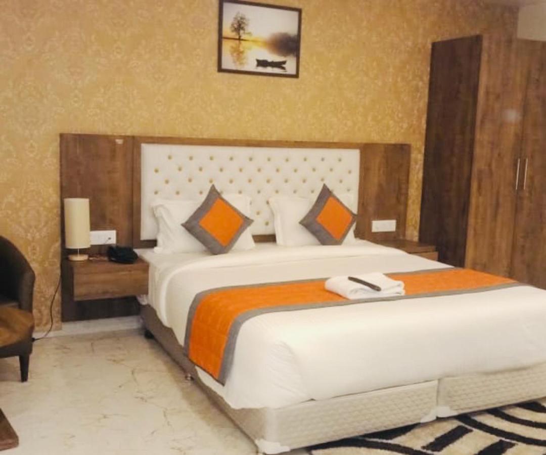 Mayda Inn- A Boutique Hotel Ню Делхи Екстериор снимка
