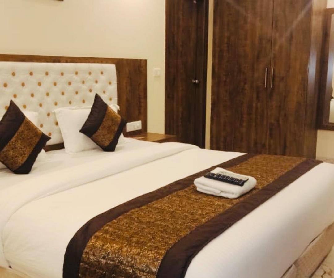 Mayda Inn- A Boutique Hotel Ню Делхи Екстериор снимка