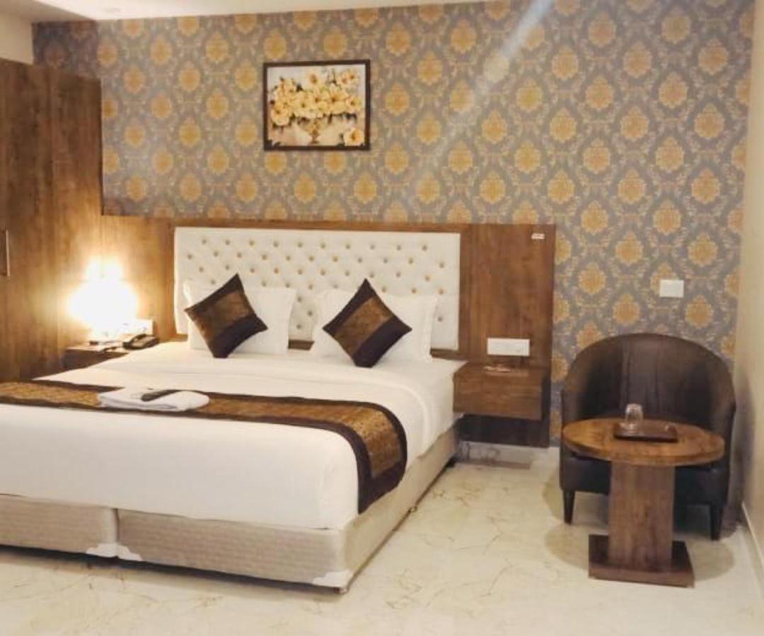 Mayda Inn- A Boutique Hotel Ню Делхи Екстериор снимка